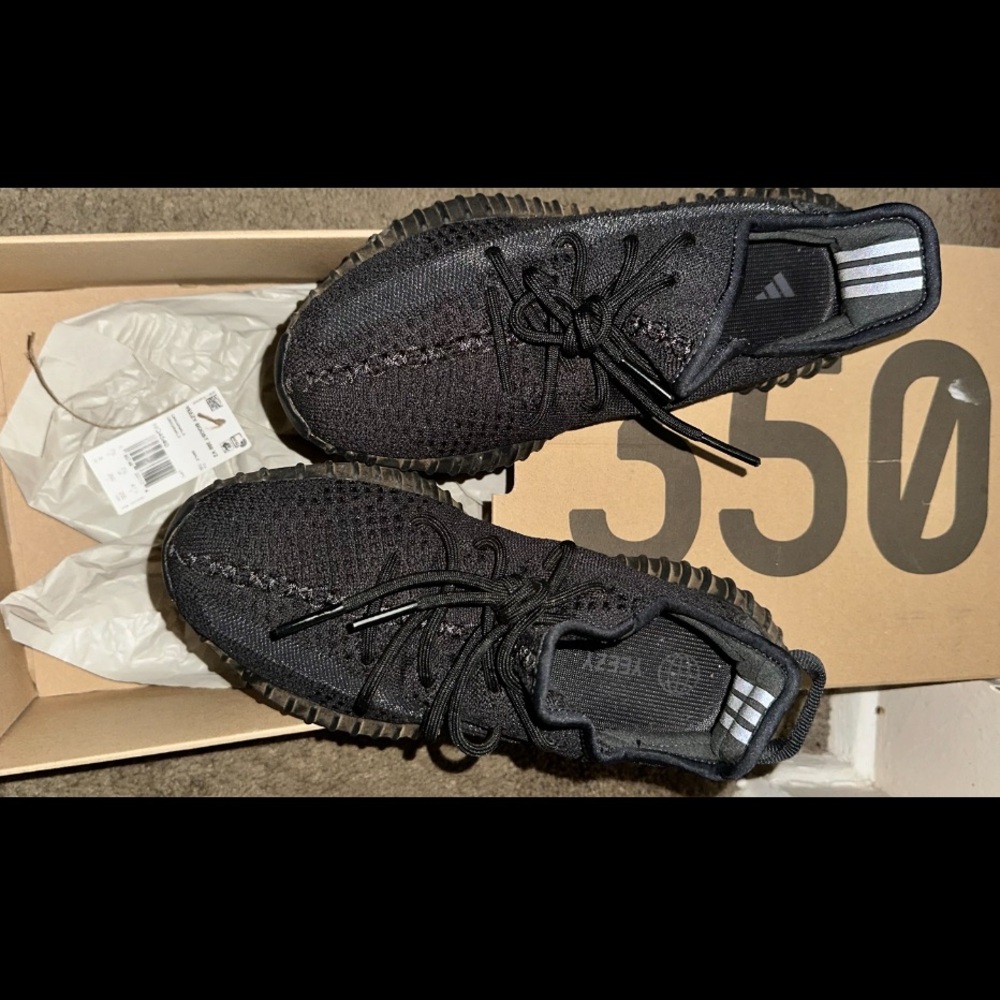 Yeezy Boost 350 V2